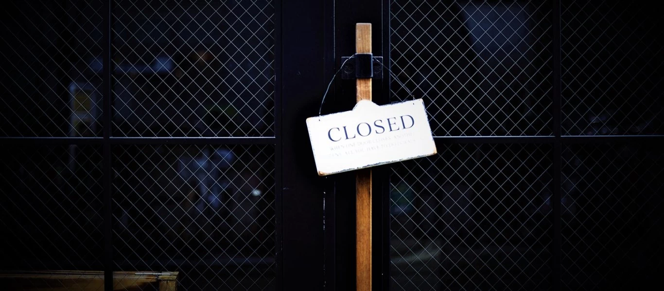Κατάθλιψη πριν το lockdown στην Ερμού: Κατεβάζουν ρολά τα μαγαζιά - Πόσα από αυτά θα ξανανοίξουν; (βίντεο-φωτό)